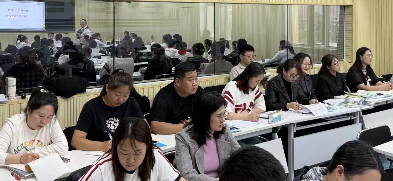 教育学院研究生导师赴实践基地开展教研活动